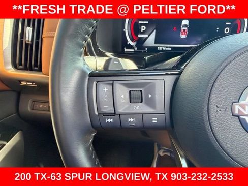 Used 2024 Nissan Pathfinder Platinum FWD image 17