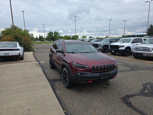 Used 2019 Jeep Cherokee Trailhawk AWD/4WD image 3