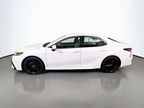 Used 2024 Toyota Camry XSE image 9