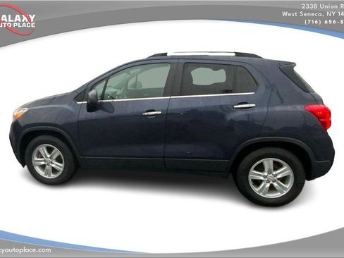 Used 2018 Chevrolet Trax LT w/ LT Convenience Package FWD image 8