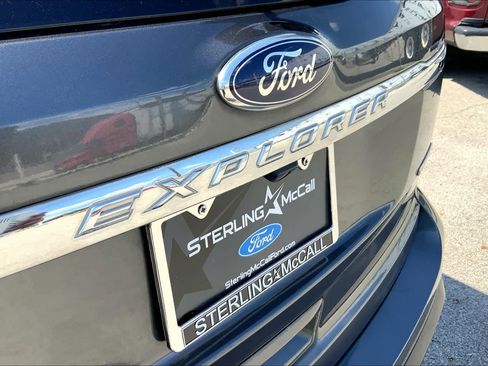 Used 2015 Ford Explorer XLT w/ Equipment Group 202A FWD image 30