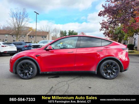 Used 2020 Tesla Model Y Long Range image 2