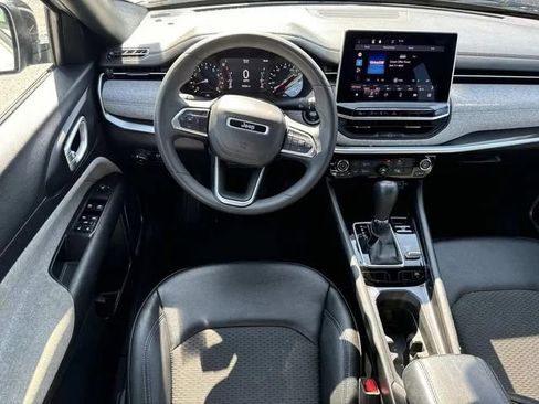 Used 2024 Jeep Compass Latitude AWD/4WD image 14