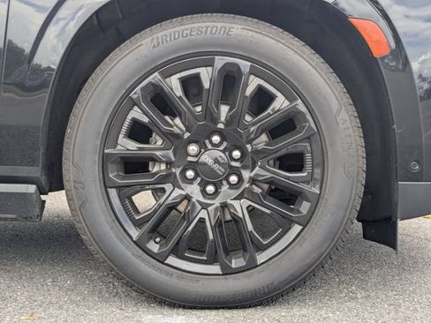 Used 2023 GMC Yukon Denali Ultimate w/ LPO, Floor Liner Package AWD/4WD image 12