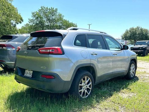 Used 2015 Jeep Cherokee Latitude FWD image 3