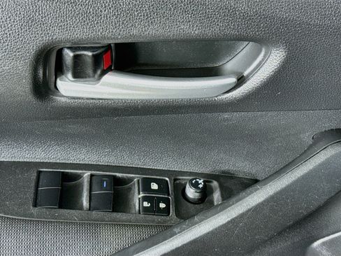 Used 2021 Toyota Corolla LE w/ LE Convenience Package FWD image 22