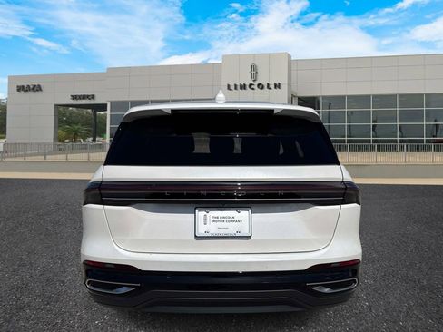 New 2026 Lincoln Nautilus Premier image 4