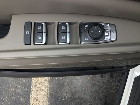 New 2026 Kia Carnival SX image 8