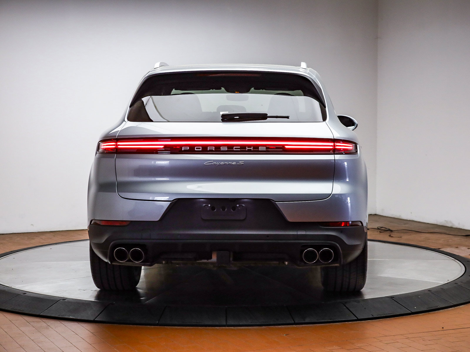 Certified 2025 Porsche Cayenne S AWD/4WD image 46