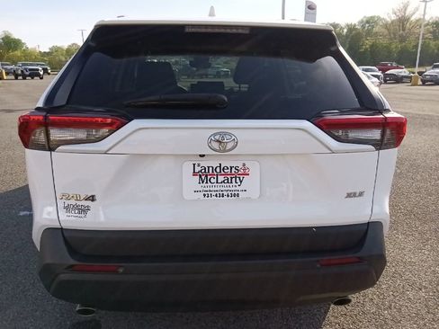 Used 2024 Toyota RAV4 XLE w/ Convenience Package image 4