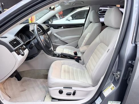 Used 2014 Volkswagen Passat TDI SEL Premium image 11
