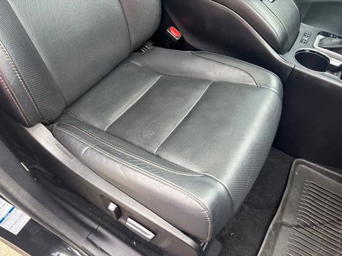Used 2017 Toyota Highlander Limited AWD/4WD image 30