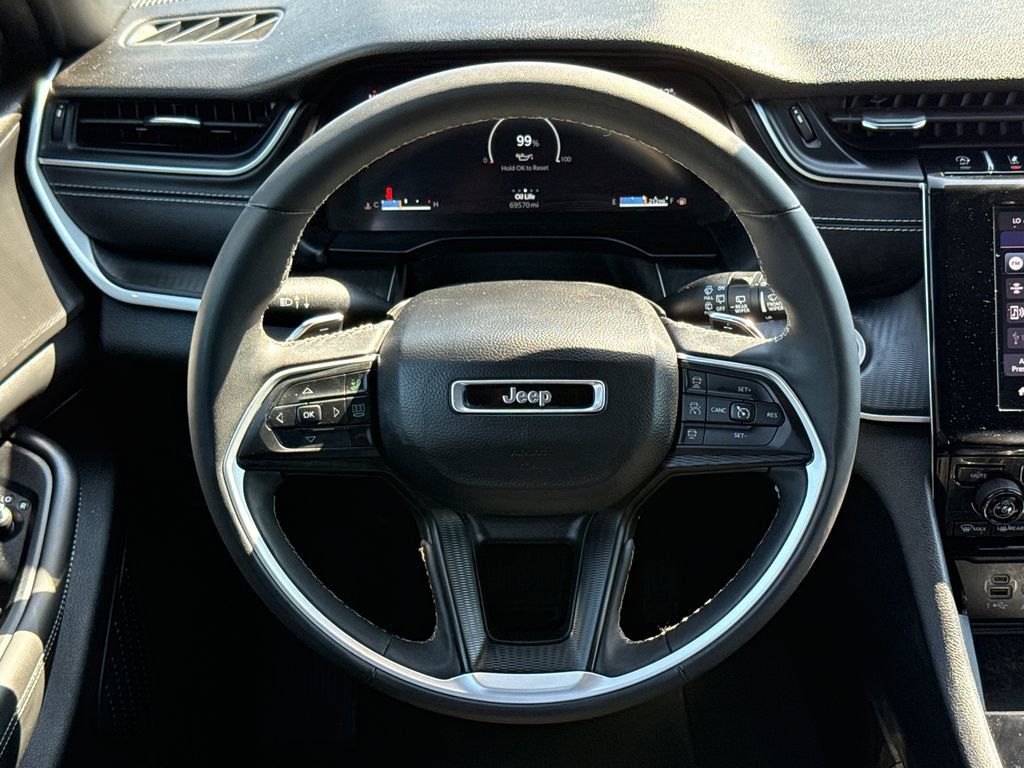 Used 2024 Jeep Grand Cherokee Altitude RWD image 14