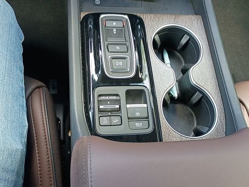 Used 2026 Honda Pilot Elite image 25