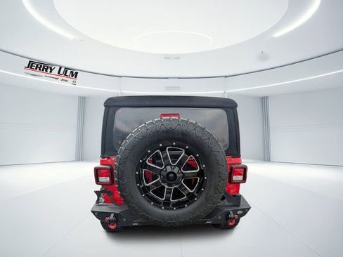 Certified 2018 Jeep Wrangler Unlimited Sahara image 4