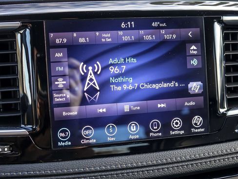 Used 2020 Chrysler Pacifica Limited image 18