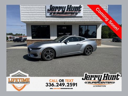 Used 2025 Ford Mustang Premium RWD image 1