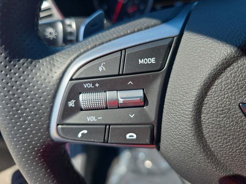 Used 2020 Genesis G70 2.0T w/ Prestige Package image 19