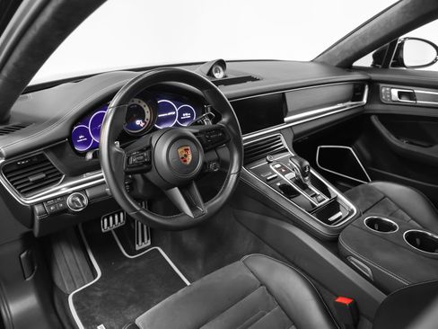 Certified 2023 Porsche Panamera GTS AWD/4WD image 4