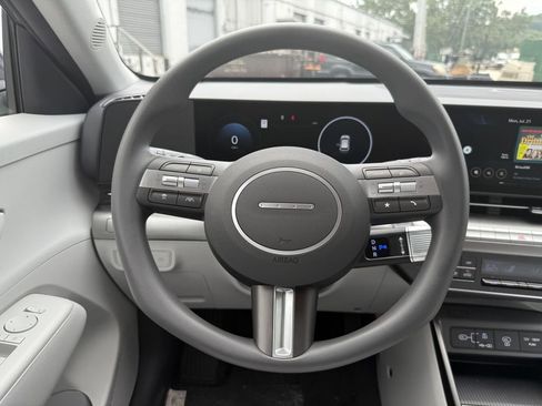 New 2025 Hyundai Kona SE FWD image 14