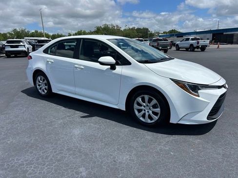 Used 2023 Toyota Corolla LE image 1