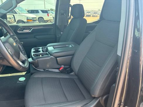 Used 2022 Chevrolet Silverado 1500 LT AWD/4WD image 11