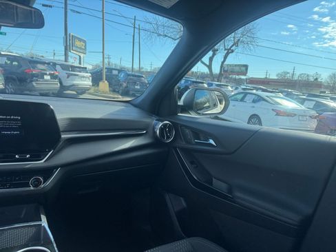 Used 2025 Chevrolet Equinox LT image 29