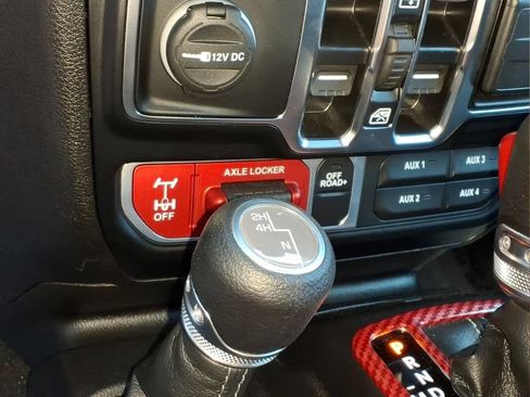 Used 2024 Jeep Gladiator Sport AWD/4WD image 11