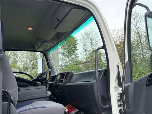 New 2026 Isuzu FTR RWD image 24
