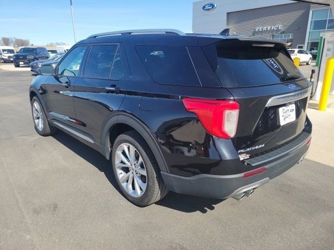Used 2022 Ford Explorer Platinum w/ Equipment Group 601A image 4
