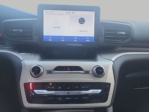 Certified 2022 Ford Explorer XLT image 19