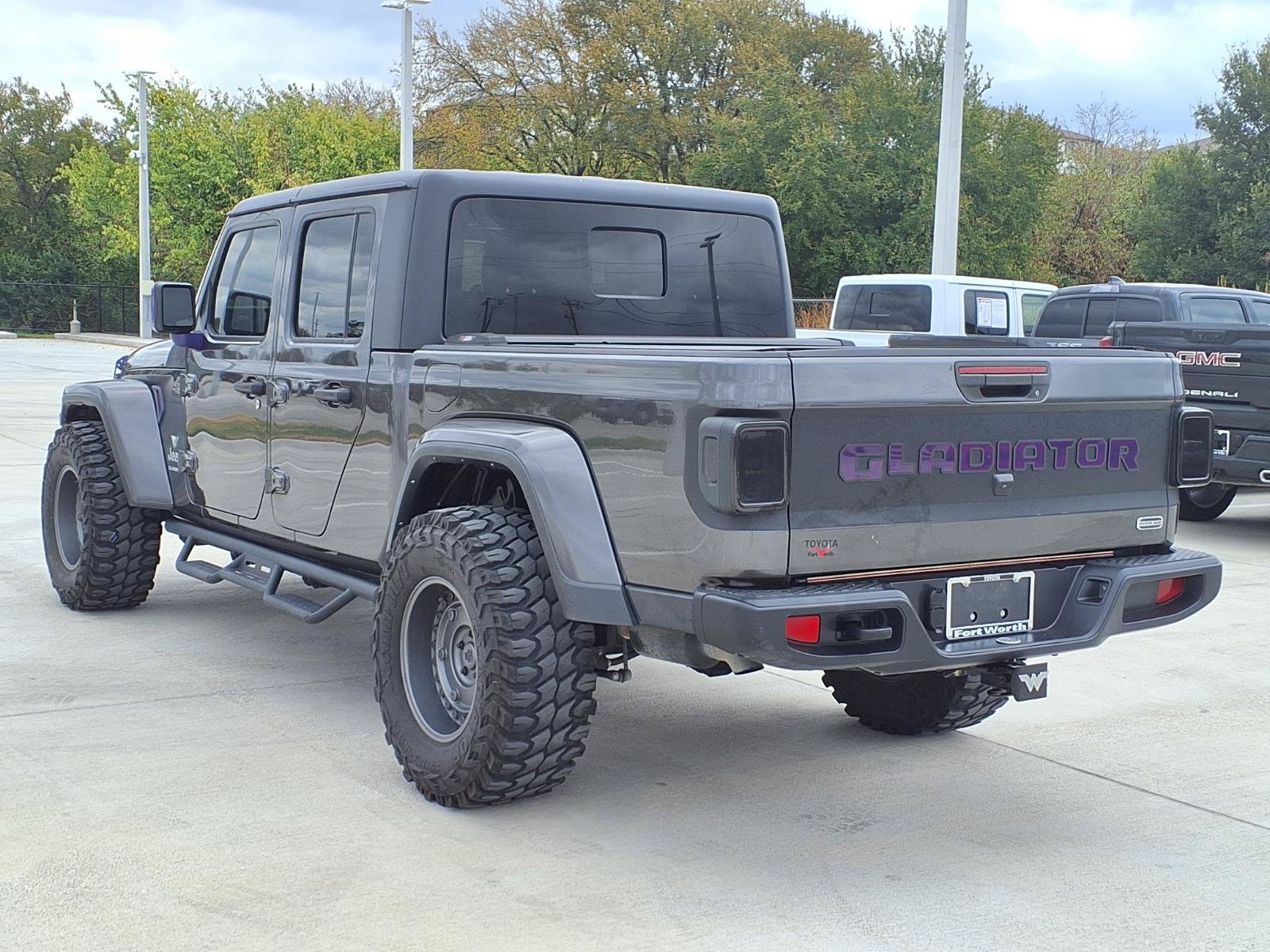 Used 2021 Jeep Gladiator Overland AWD/4WD image 7