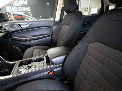 Used 2023 Ford Edge SE w/ Black Appearance Package image 10