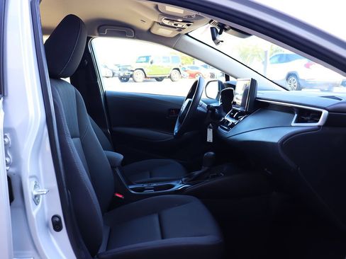 Used 2024 Toyota Corolla LE FWD image 29