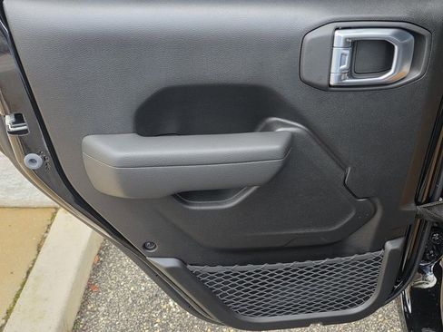 New 2026 Jeep Gladiator Sport image 34