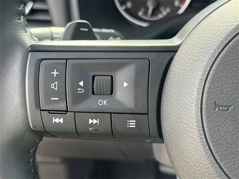 Used 2024 Nissan Rogue SV w/ SV Premium Package image 28