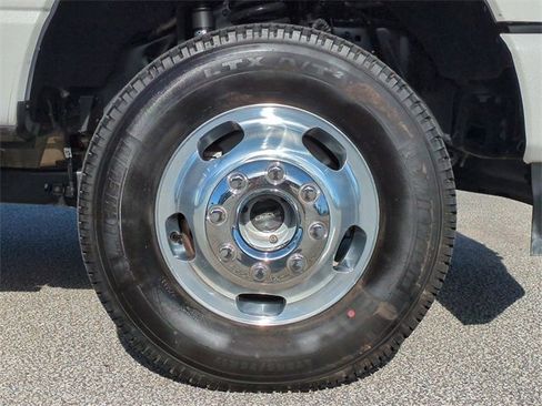 Used 2024 Ford F350 Platinum w/ FX4 Off-Road Package image 11