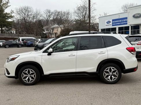 Used 2022 Subaru Forester Premium image 9
