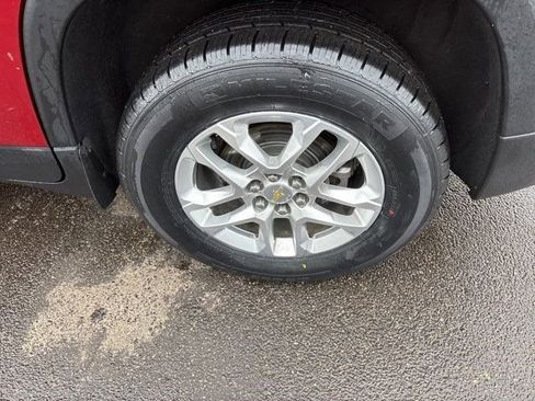 Used 2020 Chevrolet Traverse LT image 47