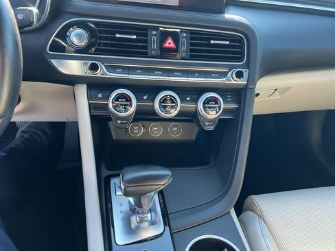 Used 2023 Genesis G70 2.0T image 20