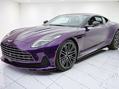 Used 2024 Aston Martin DB12 Coupe RWD image 2