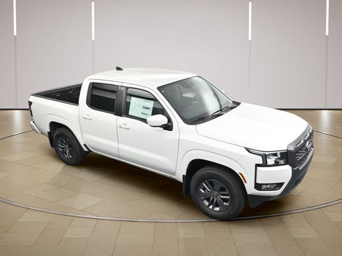 Certified 2025 Nissan Frontier SV w/ SV Convenience Package RWD image 31