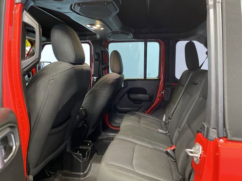 Certified 2023 Jeep Wrangler Willys image 22