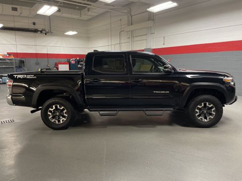 Used 2020 Toyota Tacoma TRD Off-Road image 11
