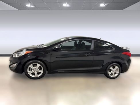 Used 2013 Hyundai Elantra FWD image 2