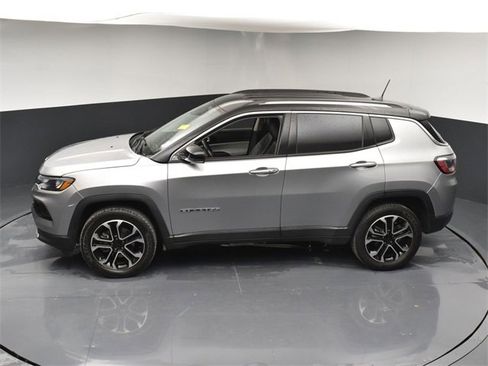Used 2022 Jeep Compass Limited image 42