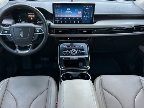 Certified 2021 Lincoln Nautilus Reserve image 12