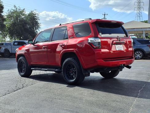 Used 2022 Toyota 4Runner SR5 Premium w/ Moonroof Package AWD/4WD image 7