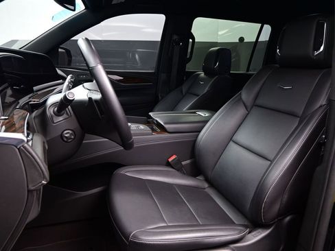 Used 2023 Cadillac Escalade ESV Luxury image 7