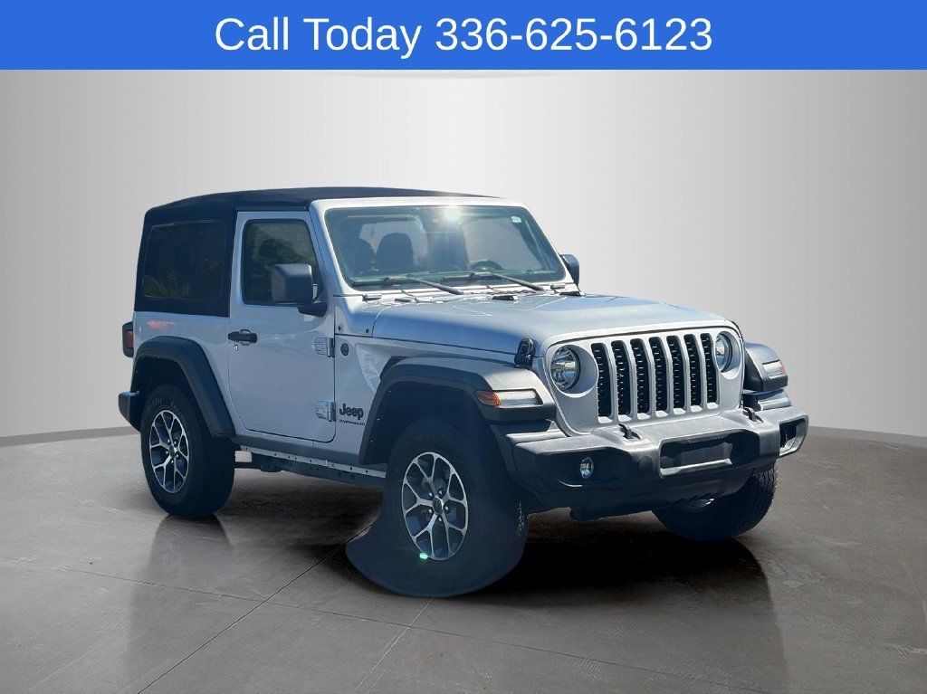 Used 2024 Jeep Wrangler Sport AWD/4WD image 7